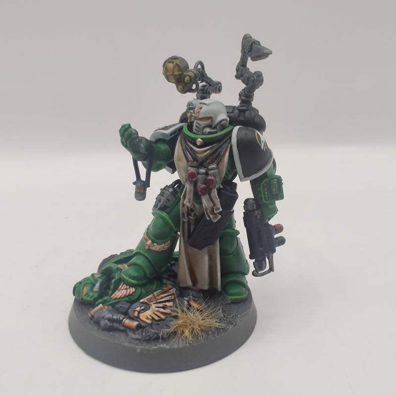 Warhammer 40k Salamanders Primaris Apothecary - Well Painted AT053