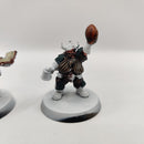 Blood Bowl Josef Bugman Coach and Star Player - Part Painted BH076