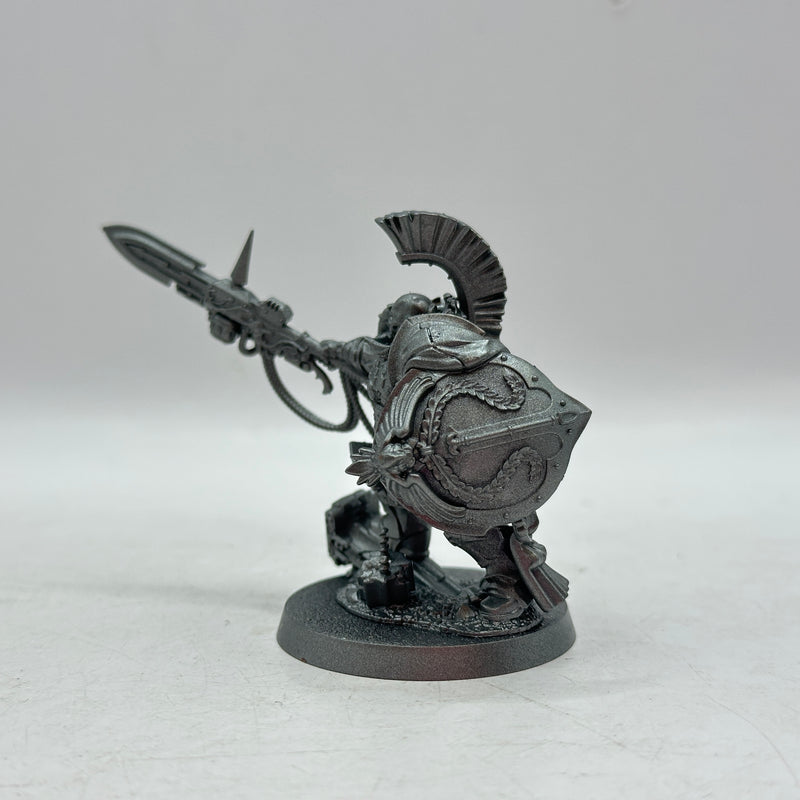 Warhammer 40k: Adeptus Custodes Shield Captain (AW004)
