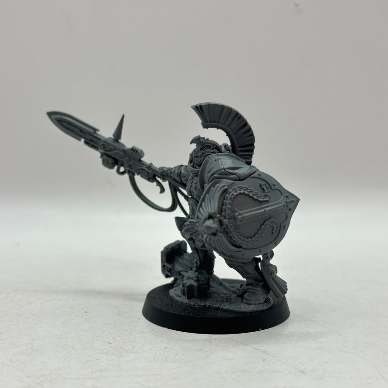 Warhammer 40k: Adeptus Custodes Shield Captain (AF105)