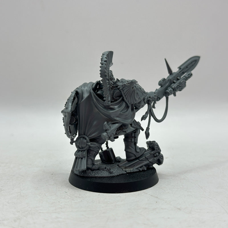 Warhammer 40k: Adeptus Custodes Shield Captain (AF105)