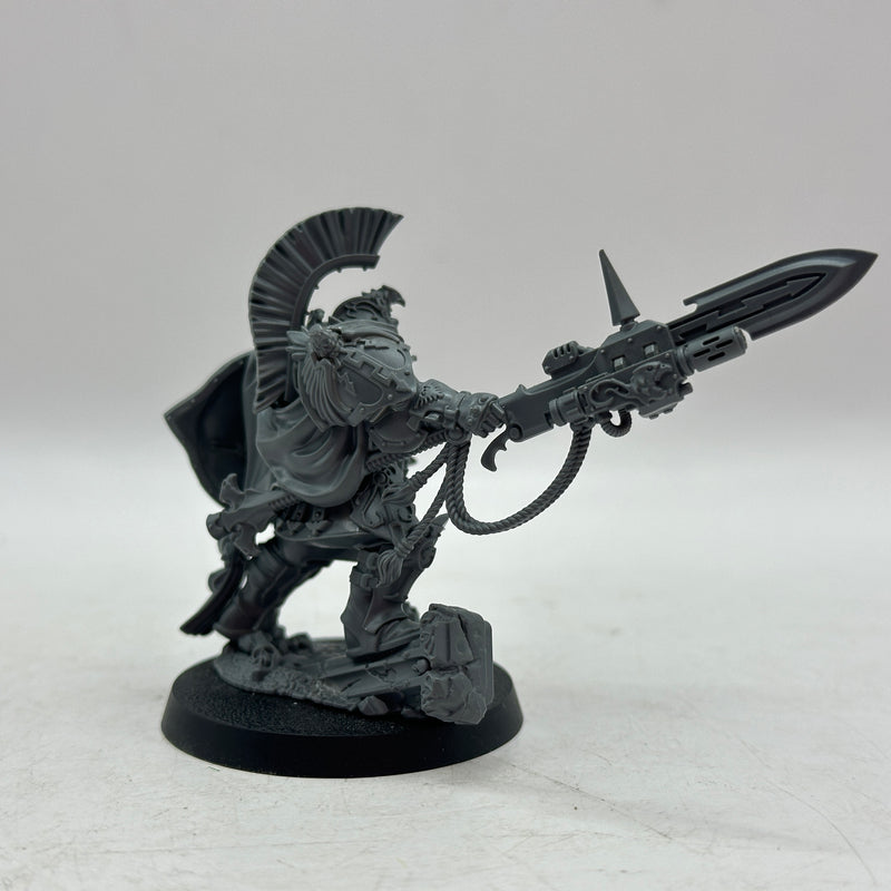 Warhammer 40k: Adeptus Custodes Shield Captain (AF105)
