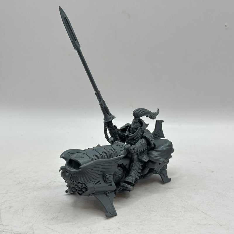 Warhammer 40k: Adeptus Custodes Vertus Praetors (AU063)