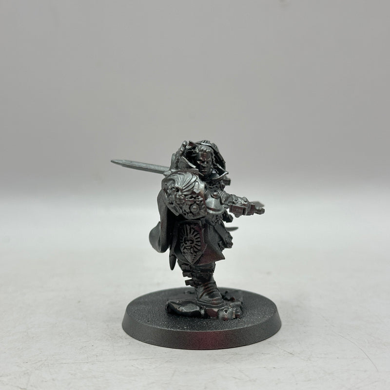 Warhammer 40k: Adeptus Custodes Blade Champion (BA104)