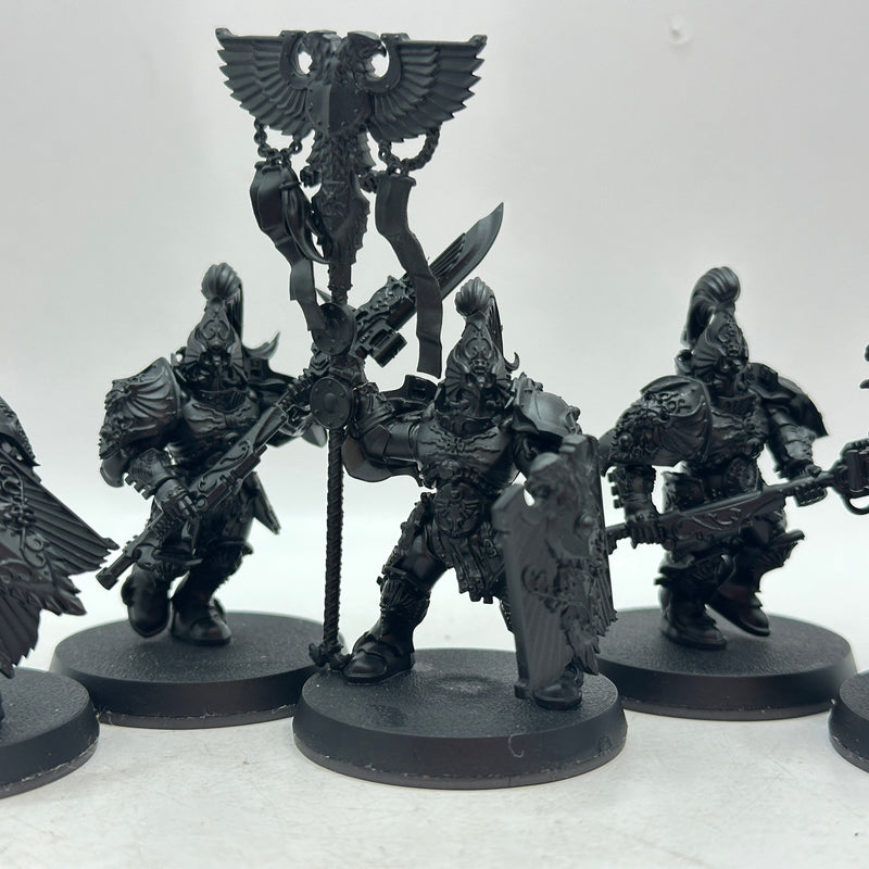 Warhammer 40k: Adeptus Custodes Custodian Guard (AQ022)