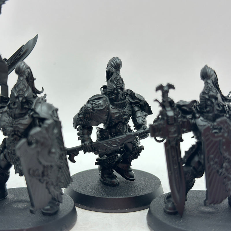 Warhammer 40k: Adeptus Custodes Custodian Guard (AQ022)