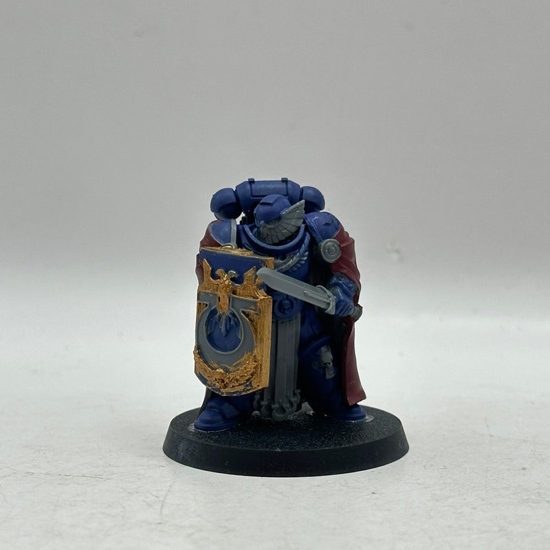 Warhammer 40k: Space Marine Ultramarines Marneus Calgar (BC059)