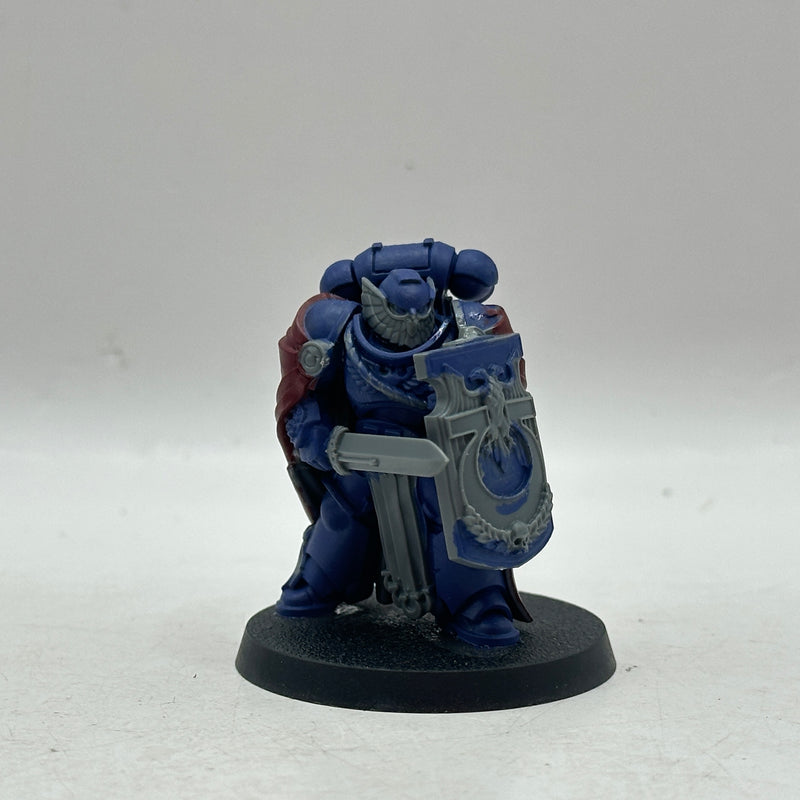 Warhammer 40k: Space Marine Ultramarines Marneus Calgar (BC059)