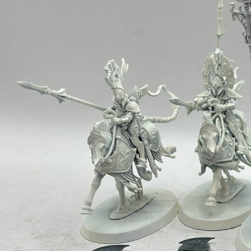 Warhammer Age of Sigmar: Lumineth Realm-Lords Vanari Dawnriders (AH026)