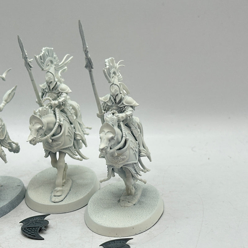 Warhammer Age of Sigmar: Lumineth Realm-Lords Vanari Dawnriders (AH026)