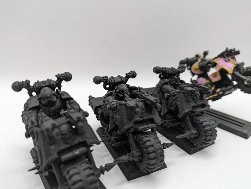 Warhammer 40k: Chaos Space Marines Bikes (AE079)