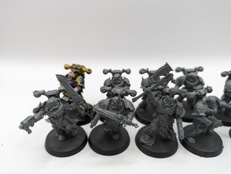 Warhammer 40k: Chaos Space Marines Legionaries (AE047)