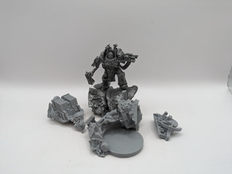 Warhammer 30k: Space Marine Iron Warriors Perturabo, Primarch of the Iron Warriors (AQ025)