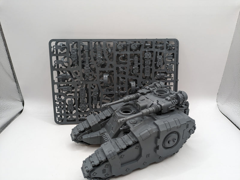 Warhammer 30/40k: Space Marine Sicaran Tank (AK001)