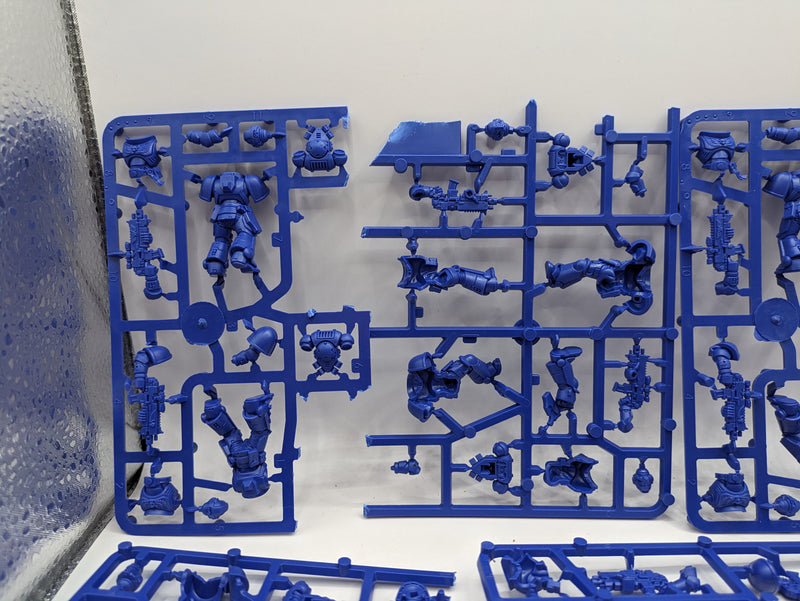 Warhammer 40k: Space Marine Intercessors on sprue (AR034)