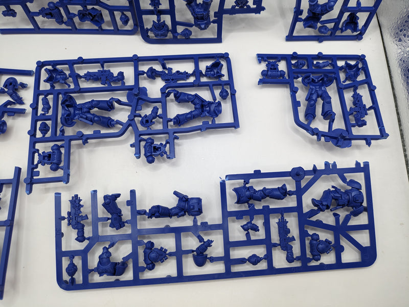 Warhammer 40k: Space Marine Intercessors on sprue (AR034)