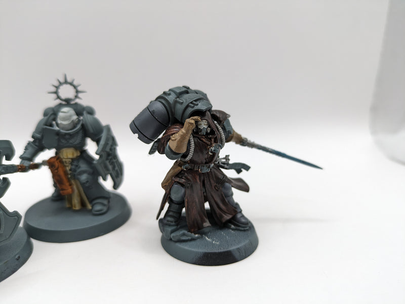 Warhammer 40k: Space Marines Bladeguard Veterans and Phobos Librarian (AQ010)