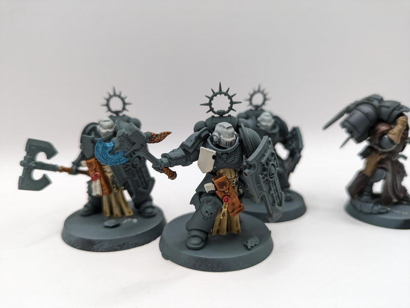 Warhammer 40k: Space Marines Bladeguard Veterans and Phobos Librarian (AQ010)