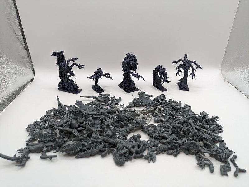 Warhammer 40k: Tyranid Space Hulk Genestealers and Bits (AD023)