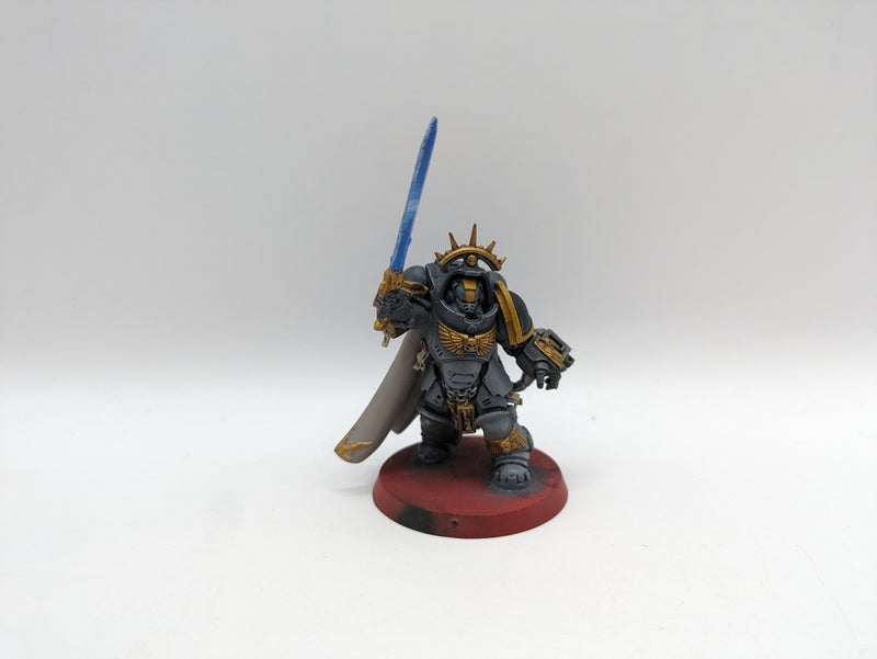 Warhammer 40k: Space Marine Dark Imperium Gravis Captain (AA108)