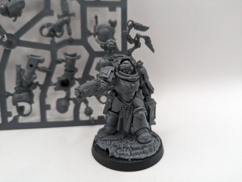 Warhammer 40k: Space Marine Leviathan Apothecary and Terminator Captain (AT205)