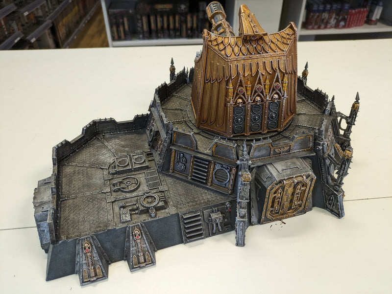 Warhammer 40k: Walls of Martyrs Aquila Strongpoint Scenery OOP (AB742)