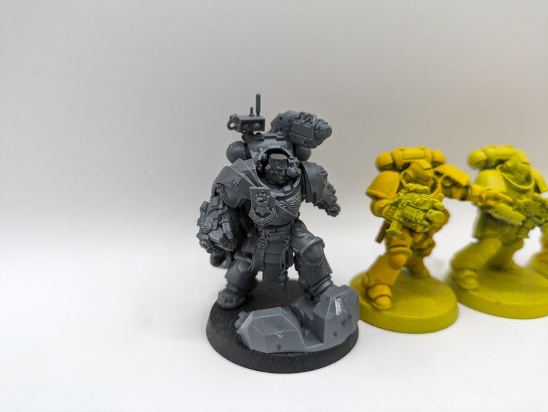 Warhammer 40k: Space Marine Tor Garadon and Intercessors (AZ010)