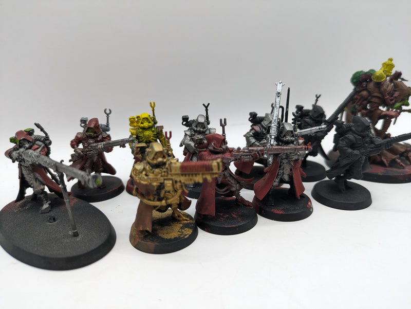 Warhammer 40k: Adeptus Mechanicus Skitarii Rangers, Enginseer and Tech Priest (AT106)