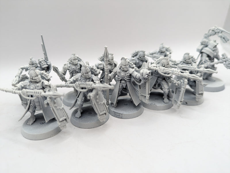 Warhammer 40k: Adeptus Mechanicus Secutarii Hoplites and Enginseer (AW237)