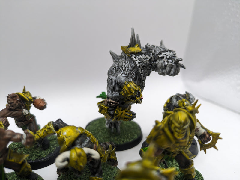 Blood Bowl: Khorne Blood Bowl Team with Bloodspawn and Scyla Anfingrimm (AA006)