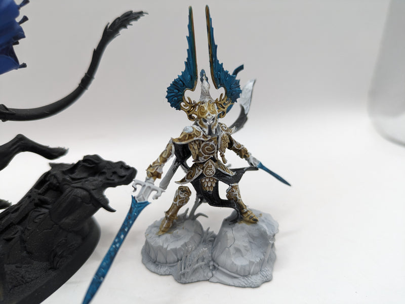 Age of Sigmar: Lumineth Realm-lords Vanari Lord Regent and Light of Eltharion (AW014)