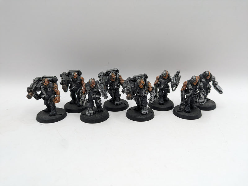 Warhammer 40k: Space Marines Techmarine Servitors (AW024)