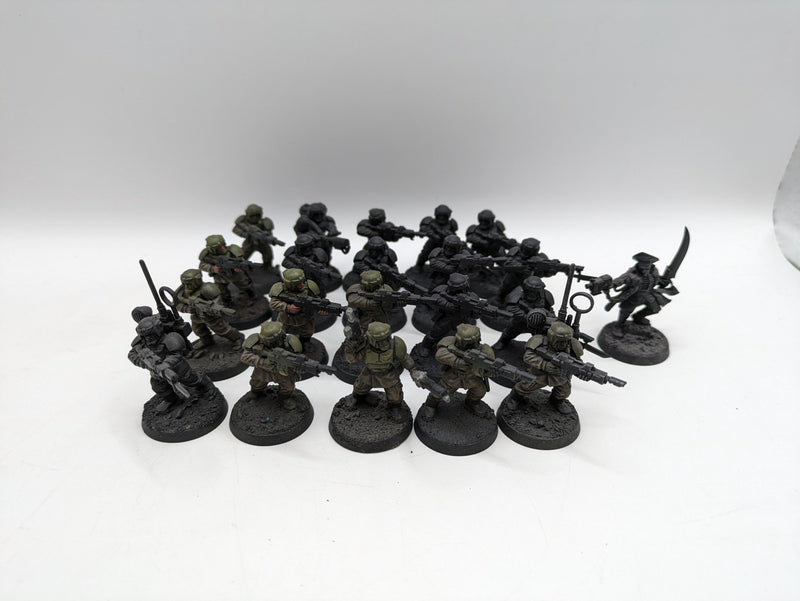 Warhammer 40k: Astra Militarum Cadian Shock Troops And Commissar (AJ079)