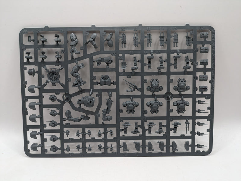 Warhammer 40k: Space Marine Phobo Kill Team On Sprue (AU060)
