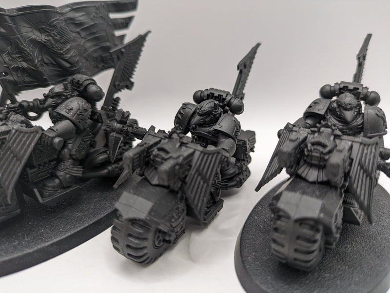 Warhammer 40k: Space Marine Dark Angel Ravenwing Bikes (AZ240)