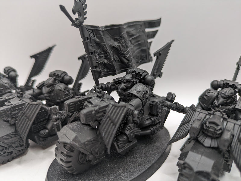 Warhammer 40k: Space Marine Dark Angel Ravenwing Bikes (AZ240)