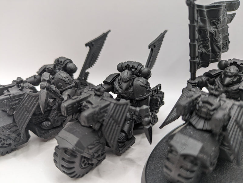 Warhammer 40k: Space Marine Dark Angel Ravenwing Bikes (AZ240)