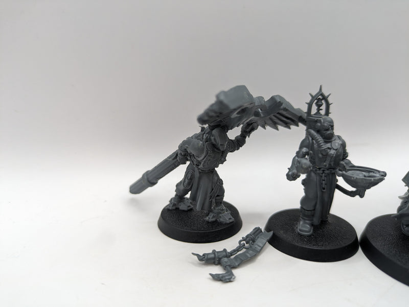 Warhammer 40k: Space Marine Black Templar Chaplain Grimaldus and Marshal (AW231)