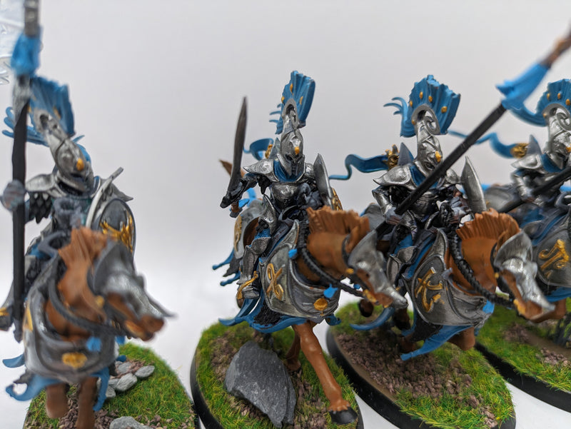 Age of Sigmar: Lumineth Realm-Lords Vanari Dawnriders and Scinari Cathallar (AR032)