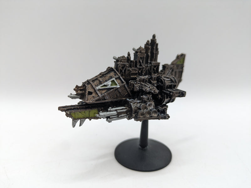 Warhammer 40k Battlefleet Gothic: Ork Terror Ship (AQ023)