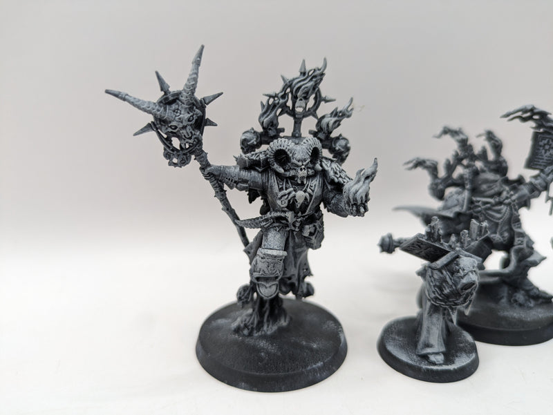 Warhammer 40k: Chaos Space Marines Master of Possession and Dark Apostle (AI039)