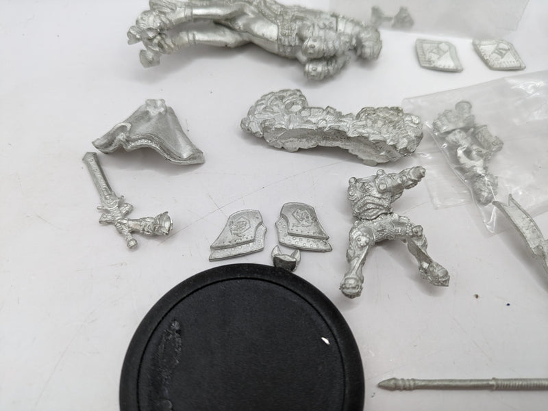 Privateer Press Warmachine: Cygnar Lord General Coleman Stryker and Lightning Pods (AI140)