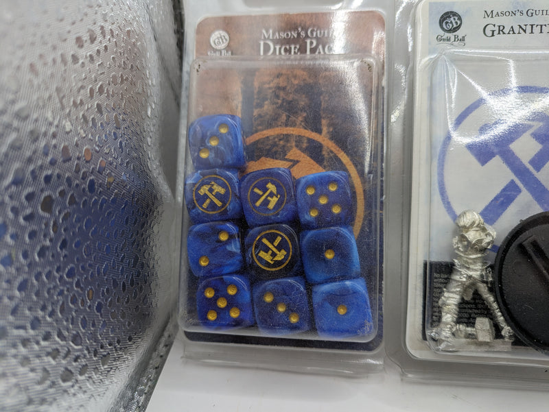 Guild Ball: Masons's Guild Players, Tokens and Dice Bundle (AX086)