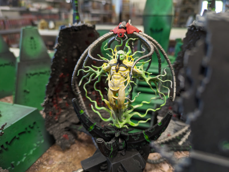 Warhammer 40k: Necron Tesseract Vault - Painted (AB363)