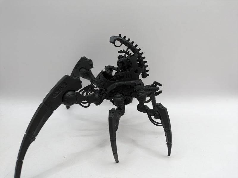 Warhammer 40k: Necron Triarch Stalker (AX068)