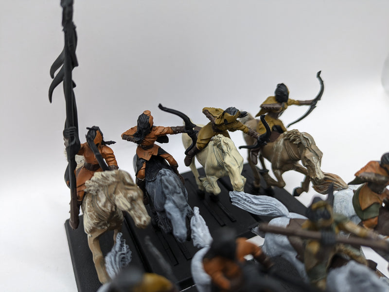 Warhammer Fantasy The Old World: Wood Elves Glade Riders - Missing Cloaks (AW112)
