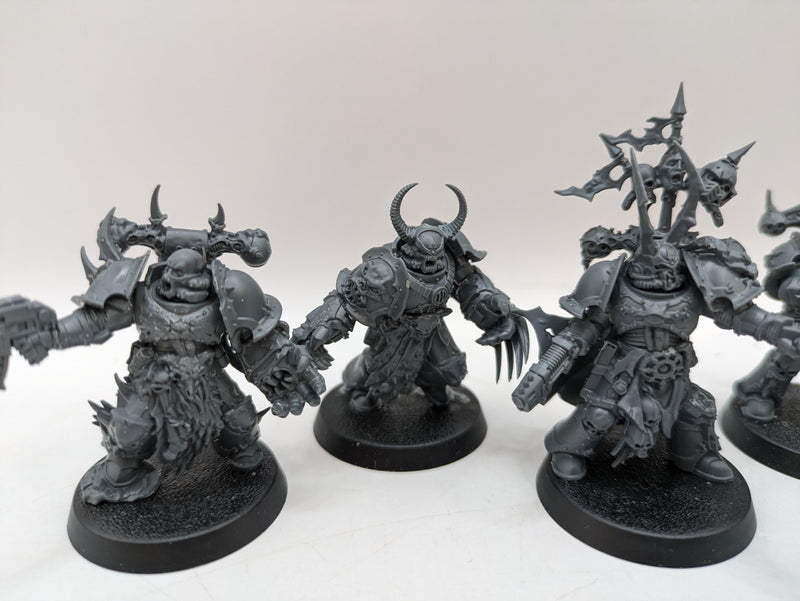 Warhammer 40k: Chaos Space Marine Dark Apostle and Chosen (AF099)