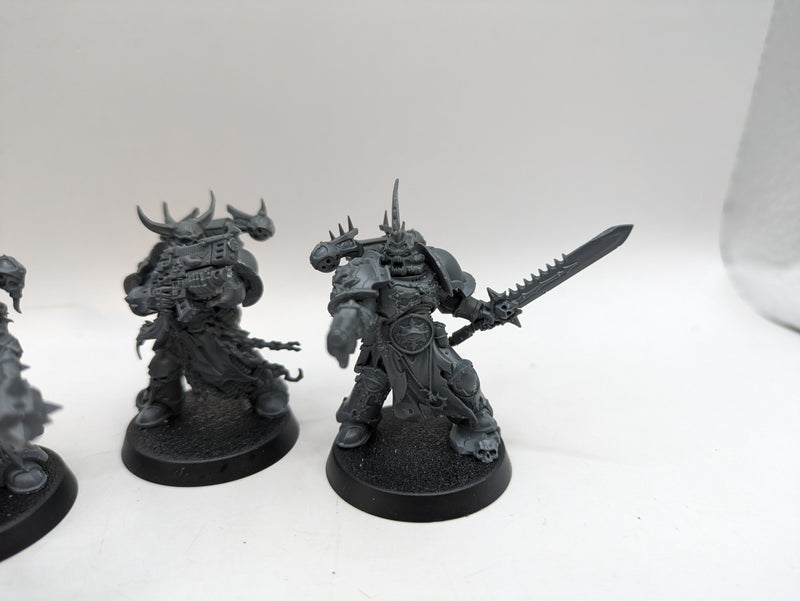 Warhammer 40k: Chaos Space Marine Dark Apostle and Chosen (AF099)