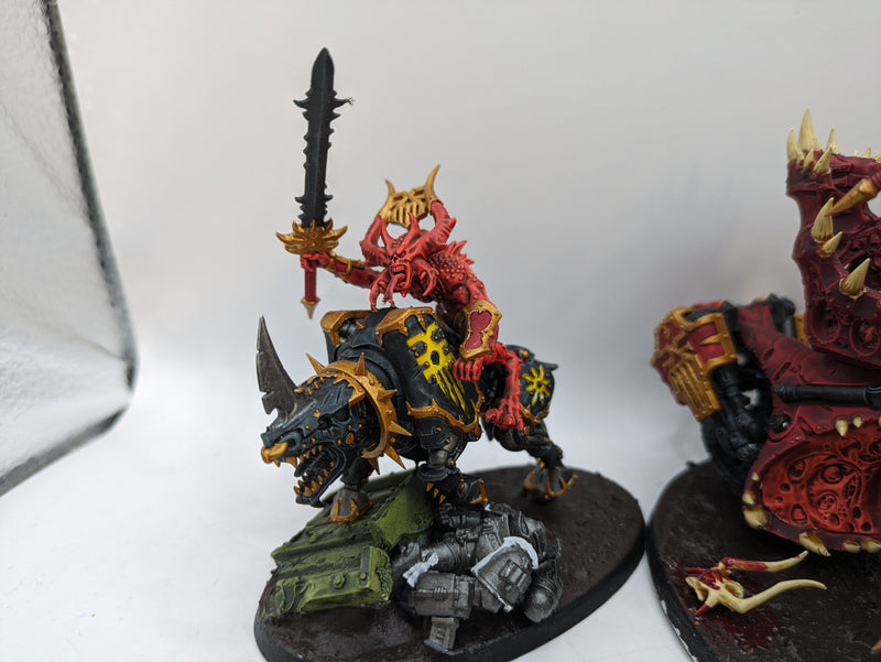 Warhammer 40k: Chaos Daemons Khorne Bloodcrushers and Herald on Blood Throne (AX044)