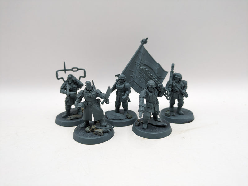 Warhammer 40k: Astra Militarum Cadian Command Squad (CAB1018)